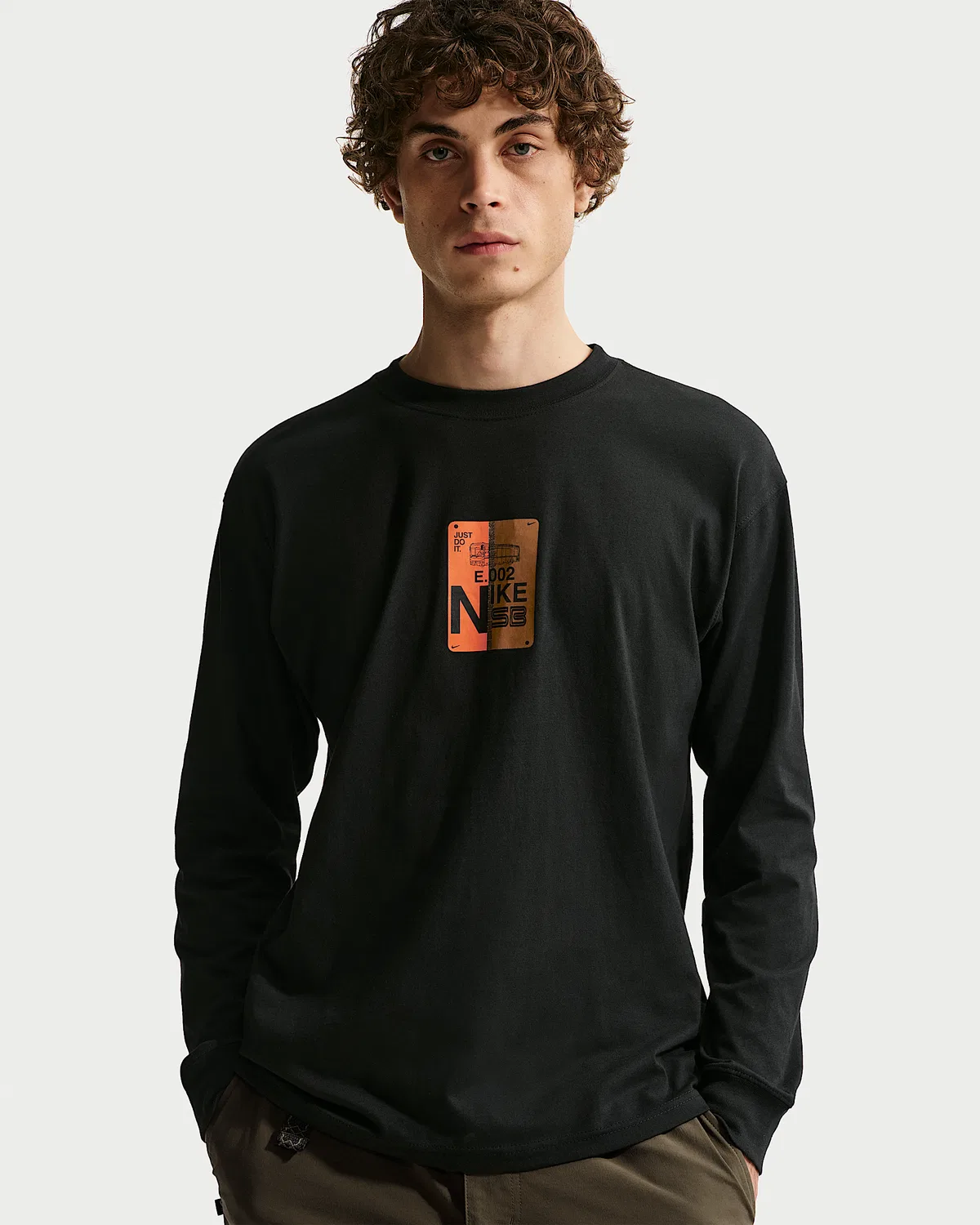 Длинный свободный скейт-тишот Nike SB, Black/Safety Orange