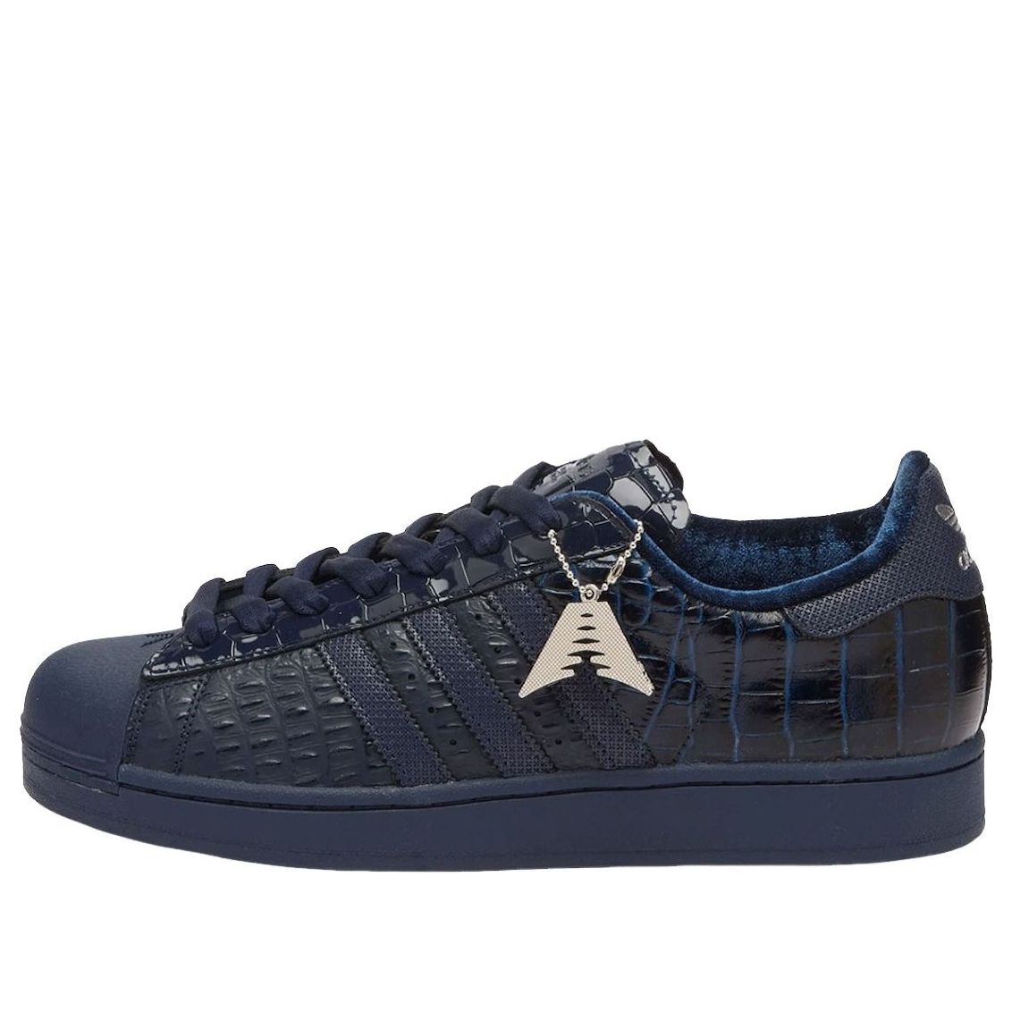 

Кроссовки Adidas x Anthony Edwards Superstar 'Navy Croc'
