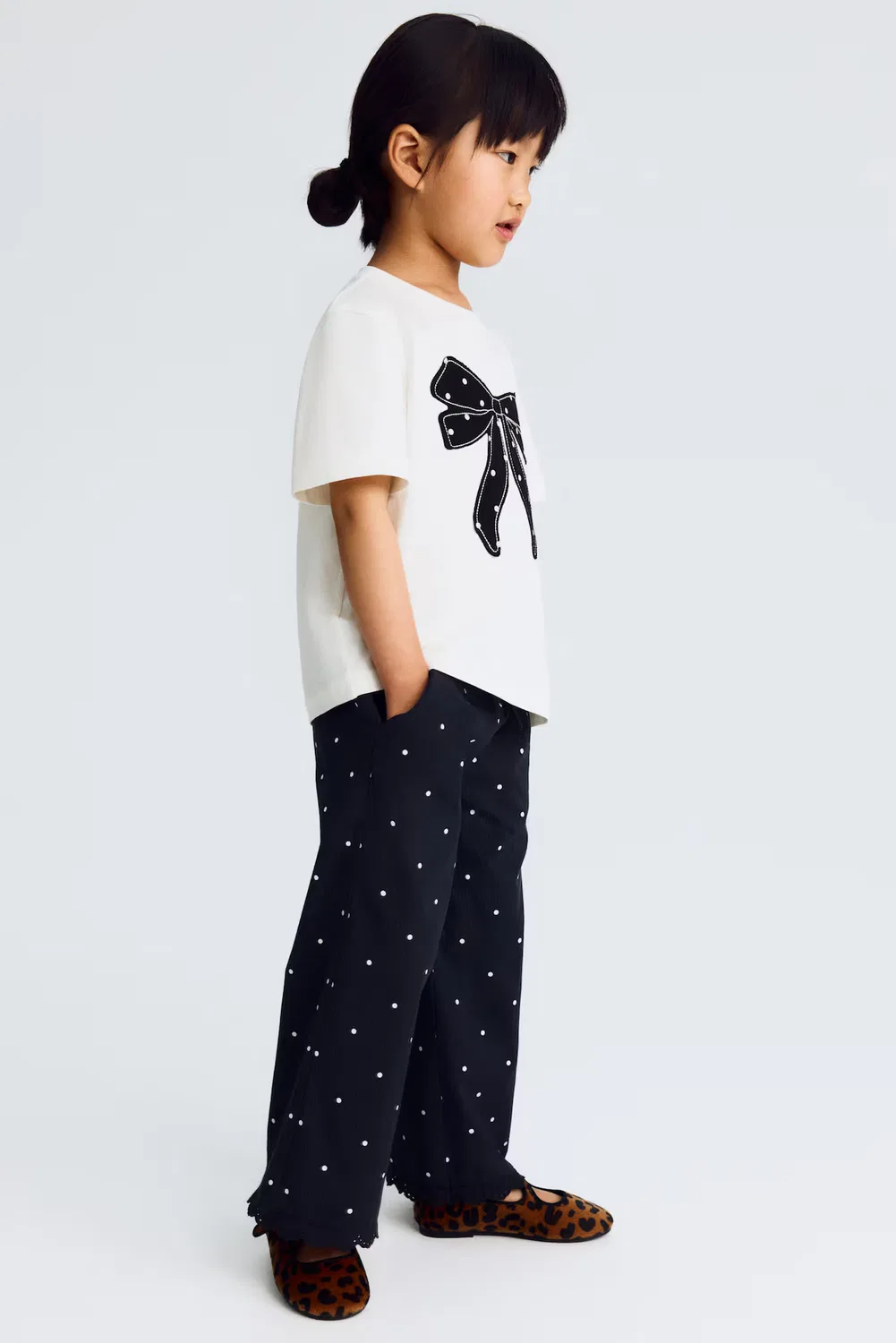 Брюки из жатой ткани с кружевной отделкой H&M, Dunkelgrau/Gepunktet — фото 3