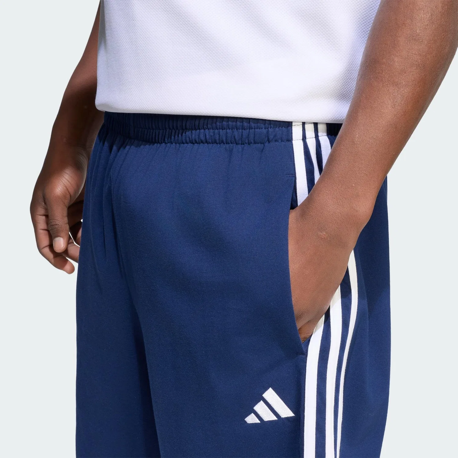 Мужские спортивные шорты с 3-полосным дизайном Essentials Adidas, Navyblau Weiss — фото 4