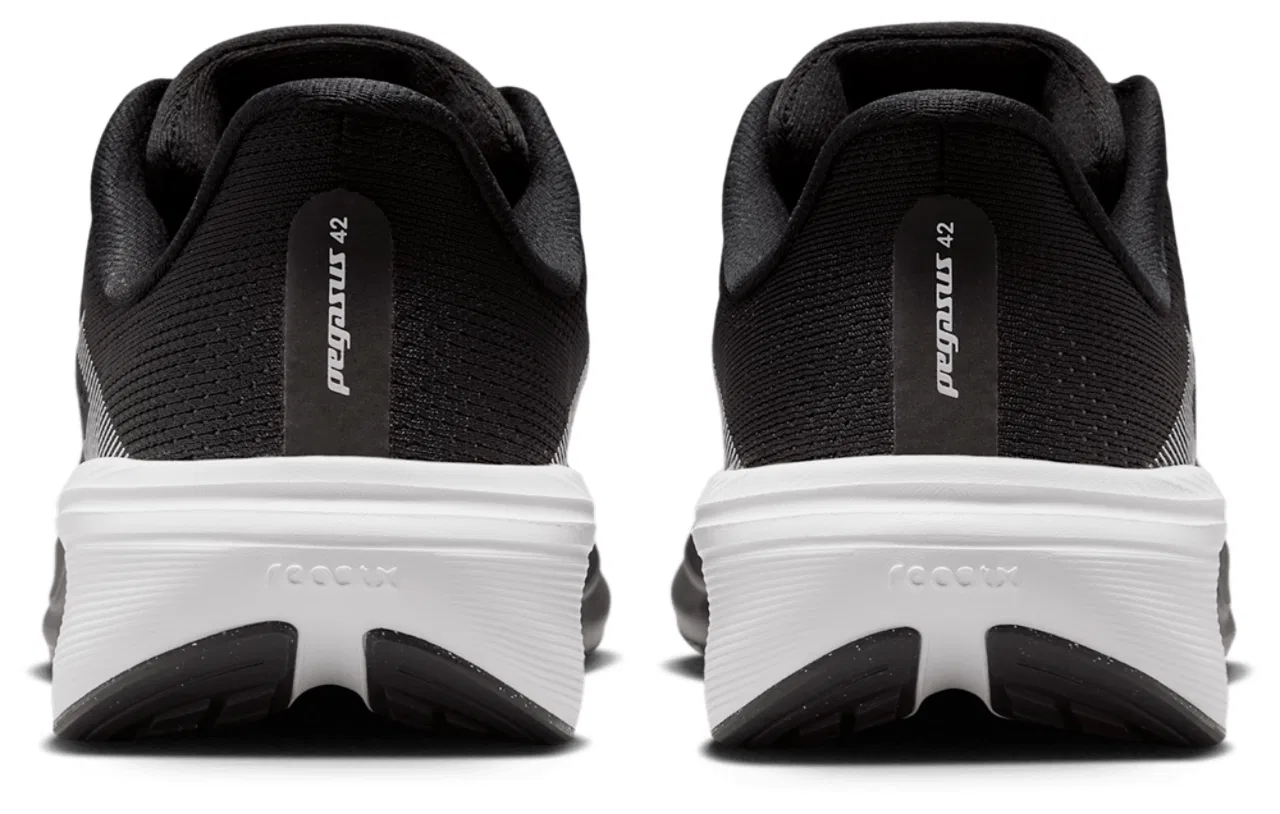 Кроссовки для мальчиков Air Zoom Pegasus 42 Nike, черный/белый — фото 3