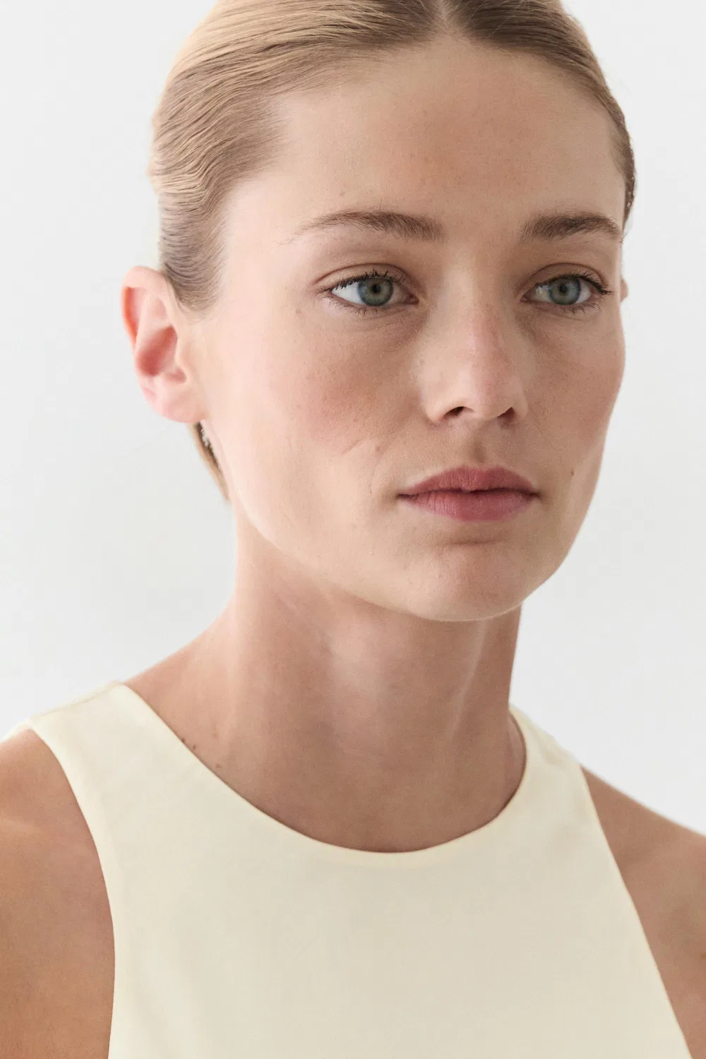 Струящееся платье миди с оборками Massimo Dutti, кремовый — фото 3