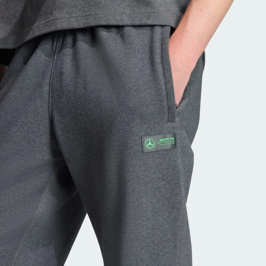 Спортивные штаны с принтом Mercedes-AMG Petronas Formula One Team adidas, Серый — фото 4