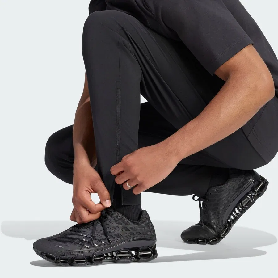 Спортивные брюки ADIDAS PERFORMANCE Regular Workout Pants 'Arsenal FC Tiro Travel' черного цвета — фото 4