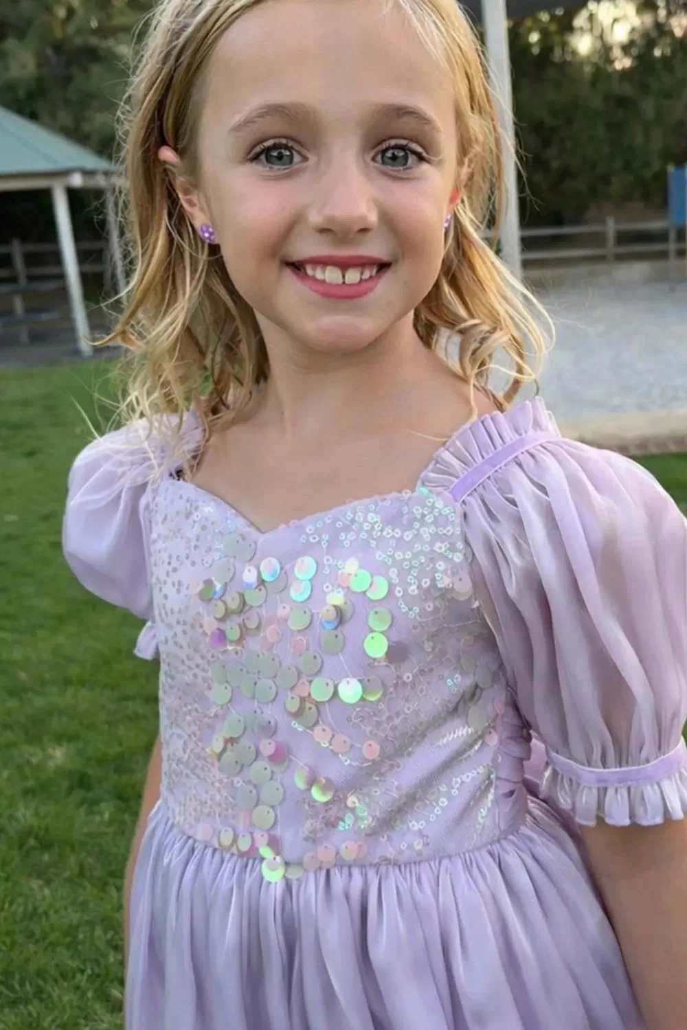 Детское платье для девочек с жемчугом Seraphina Sea Pearl Party Girl Lilly + Bo, Purple — фото 3