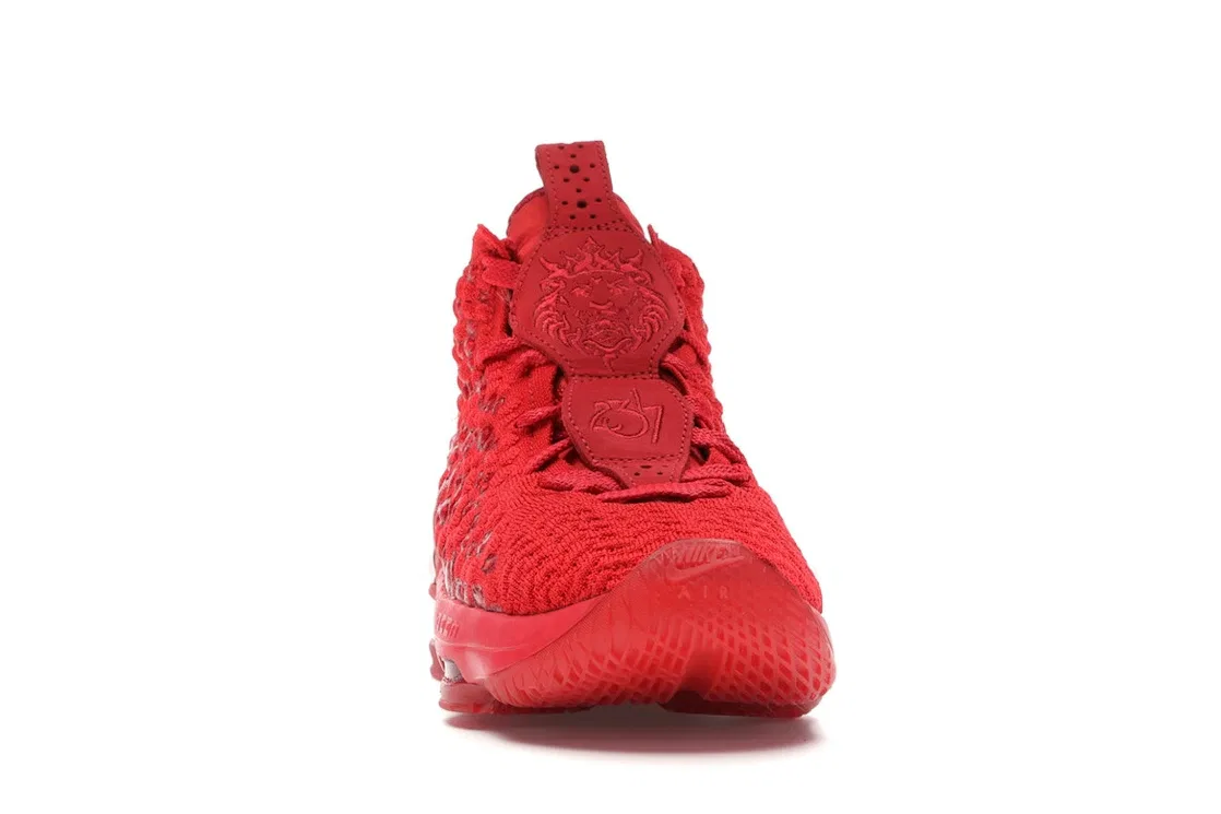 Детские кроссовки для мальчиков баскетбольные Nike LeBron 17, University Red / University Red — фото 2