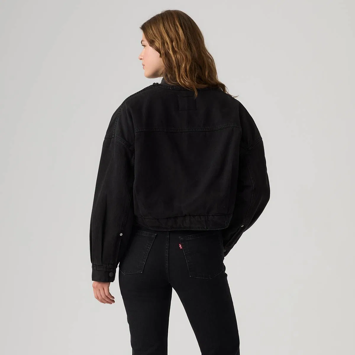Укороченная куртка-тракер без воротника из искусственного меха Levi's, Slight Night - Black — фото 4