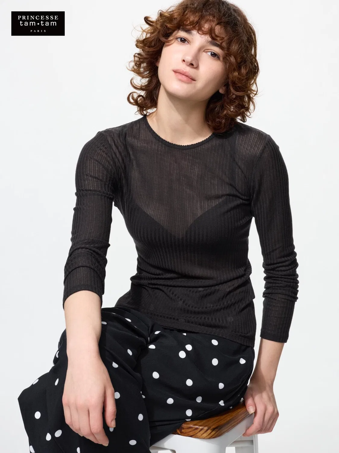 Футболка Uniqlo, ультратеплая из кашемировой смеси Heattech, с ажурной отделкой, черный