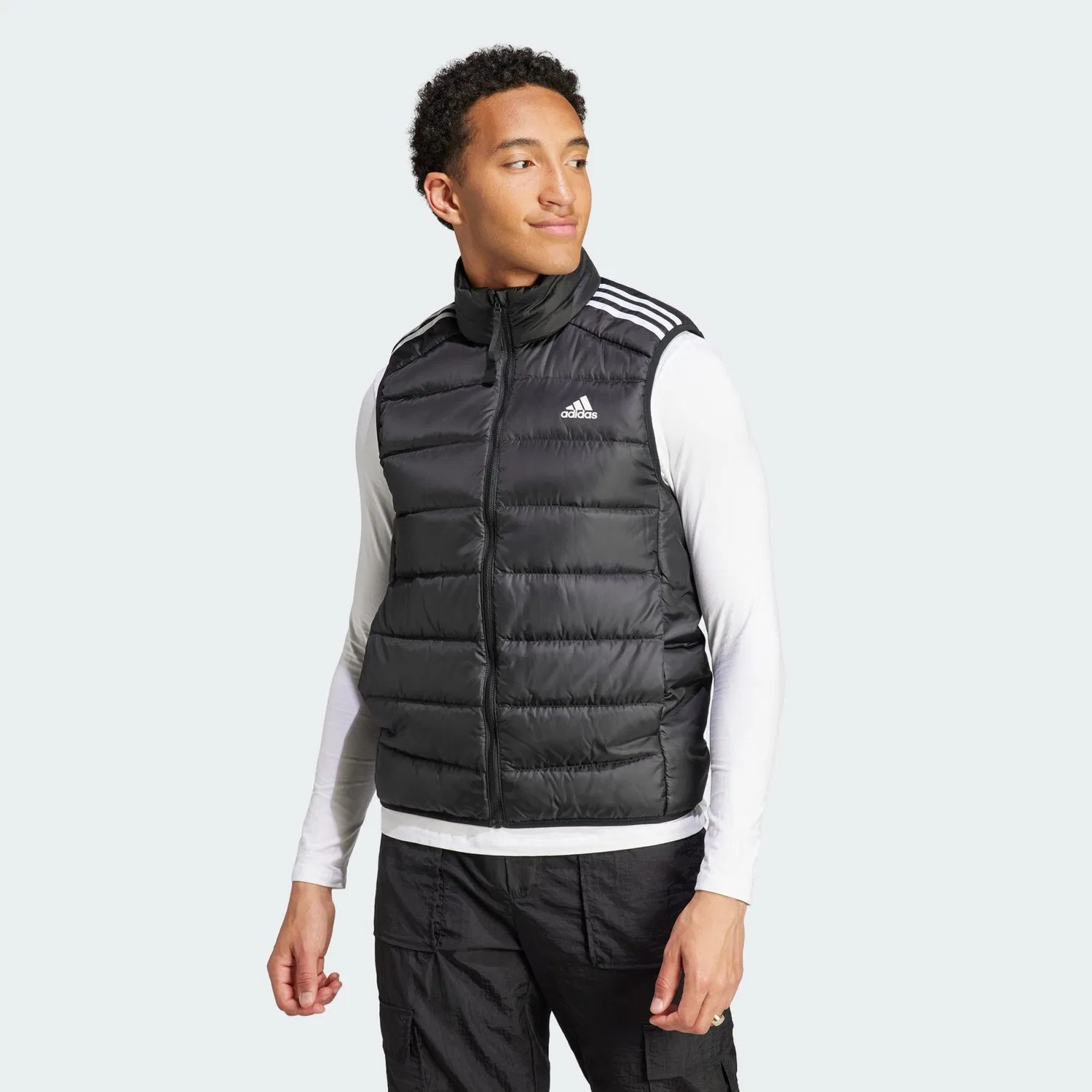 Мужская утепленная жилетка Essentials 3-Streifen Light Daunenweste Adidas, Schwarz