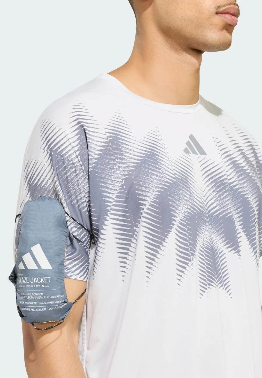 Спортивная куртка ADIDAS PERFORMANCE свободного кроя 'Adizero Blaze' в цвете Opal — фото 4