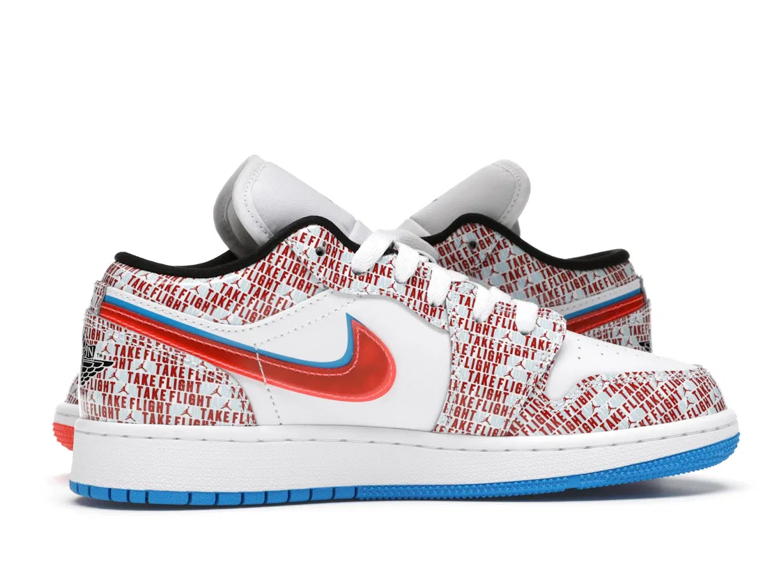 Детские кроссовки для мальчиков с авиационным дизайном Jordan 1 Low SE Take Flight Jordan, White/Blue Hero-Bright Crimson-Black — фото 3