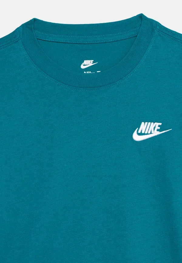 Футболка хлопковая Tee futura unisex Nike Sportswear bright spruce — фото 4