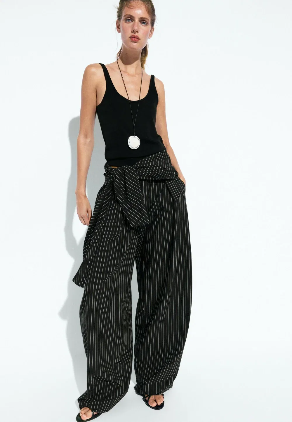 Полосатые брюки прямого кроя с отделкой в виде шарфа - брюки Massimo Dutti, Black — фото 2
