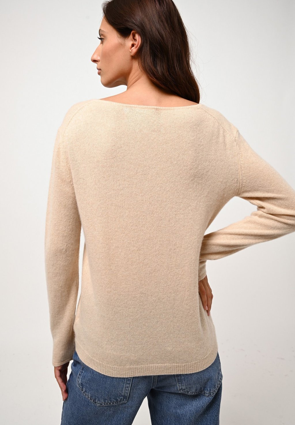 

Джемпер Authentic Cashmere, бежевый