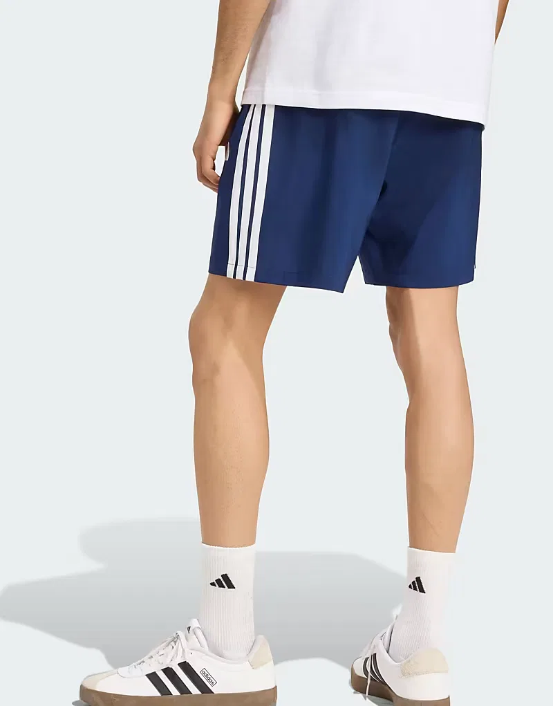 Шорты Adidas Performance Essentials Chelsea Lite с тремя полосками, темно-синий, белые — фото 4