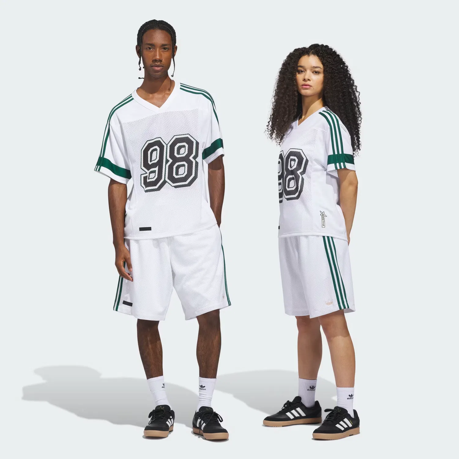 Шорты унисекс свободного кроя Tyshawn Adidas Originals, белый/матовое золото/темно-зеленый