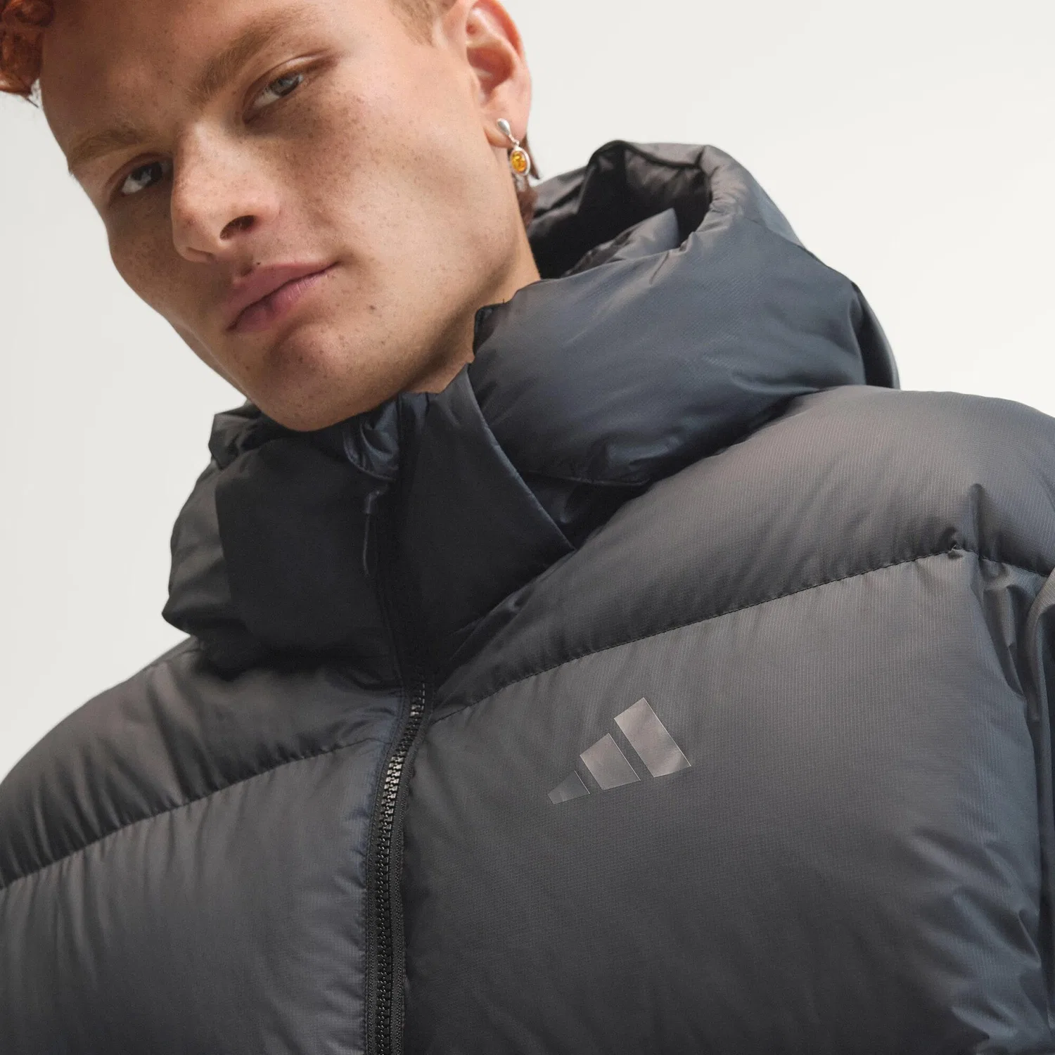 Мужская пуховая куртка с технологией Climawarm Z.N.E. Puffer Daunenjacke Adidas, Schwarz — фото 4