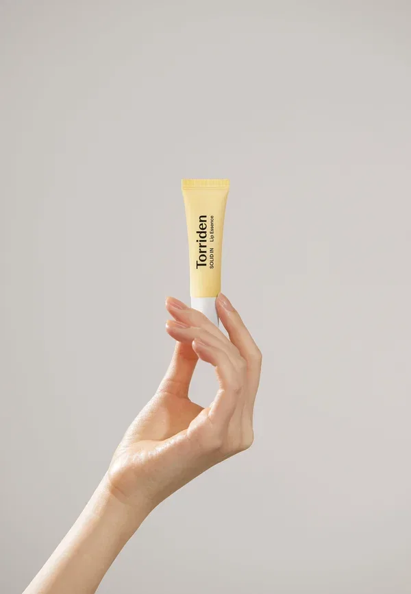 Бальзам для губ увлажняющий Solid in lip essence Torriden Vanilla, 11 мл — фото 4