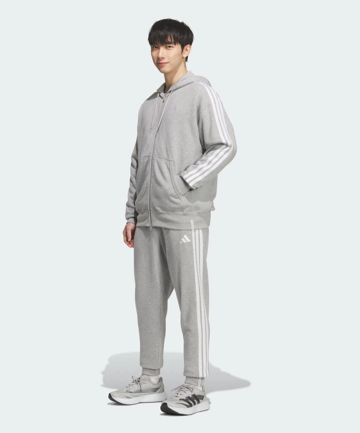 Мужские спортивные штаны с тремя полосками French Terry Essentials Plus Regular Fit Full Length Cuff Adidas, Grey — фото 3
