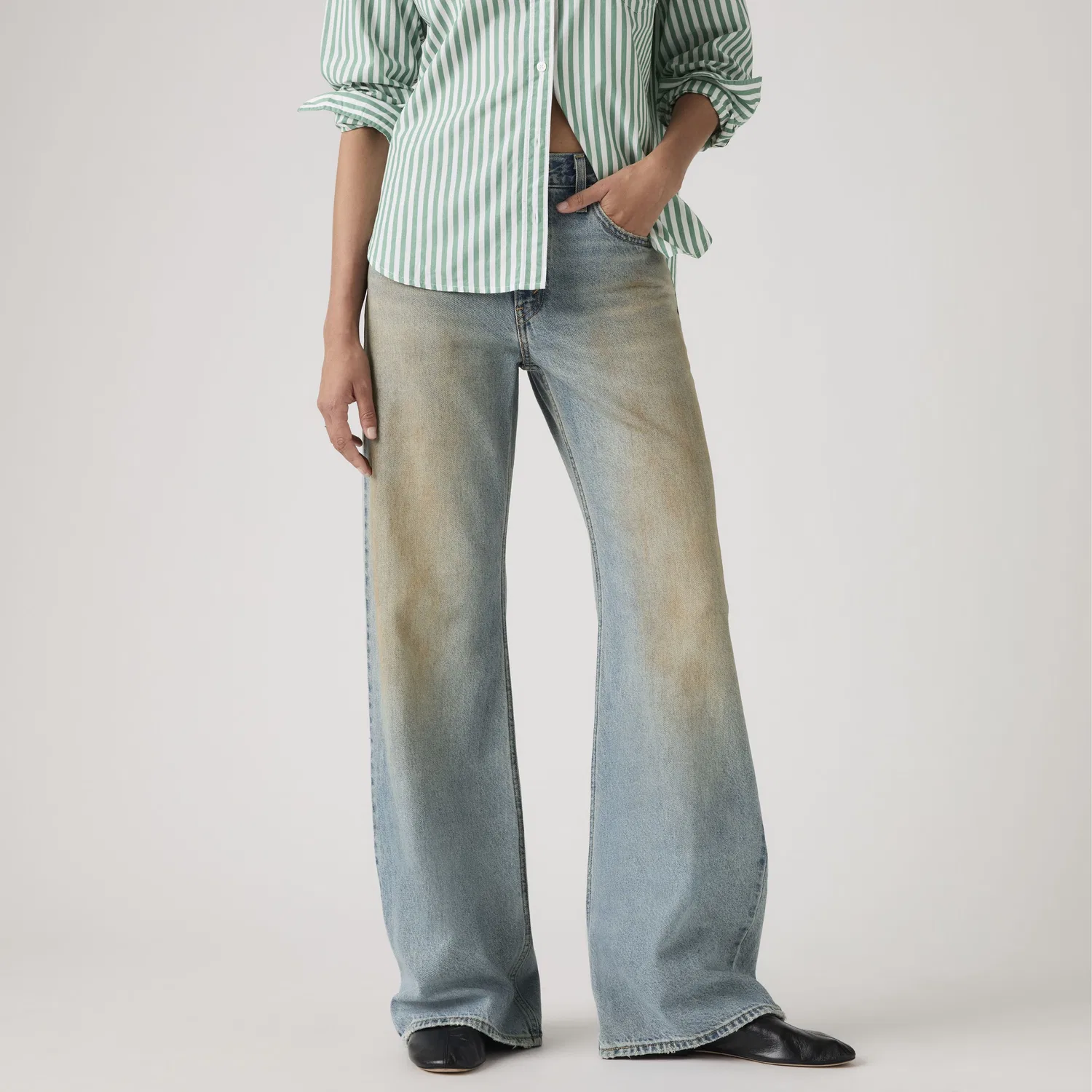 Свободные женские джинсы-ботинки Levi's, Medium Wash — фото 2