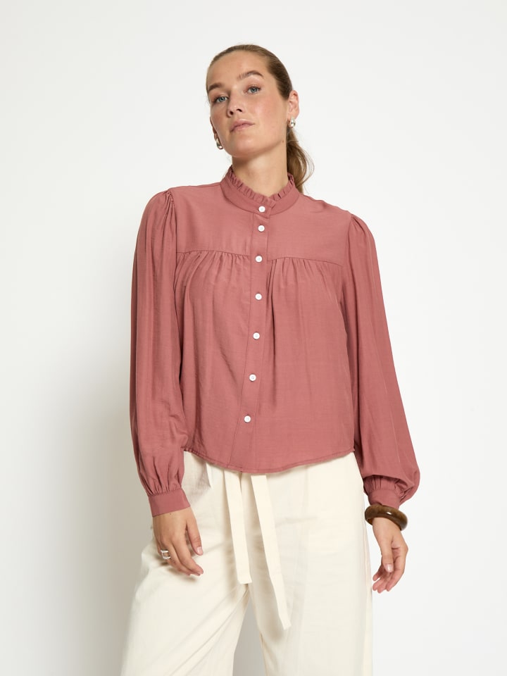 

Рубашка цвета яблочно-масляного коричневого цвета DESIRES