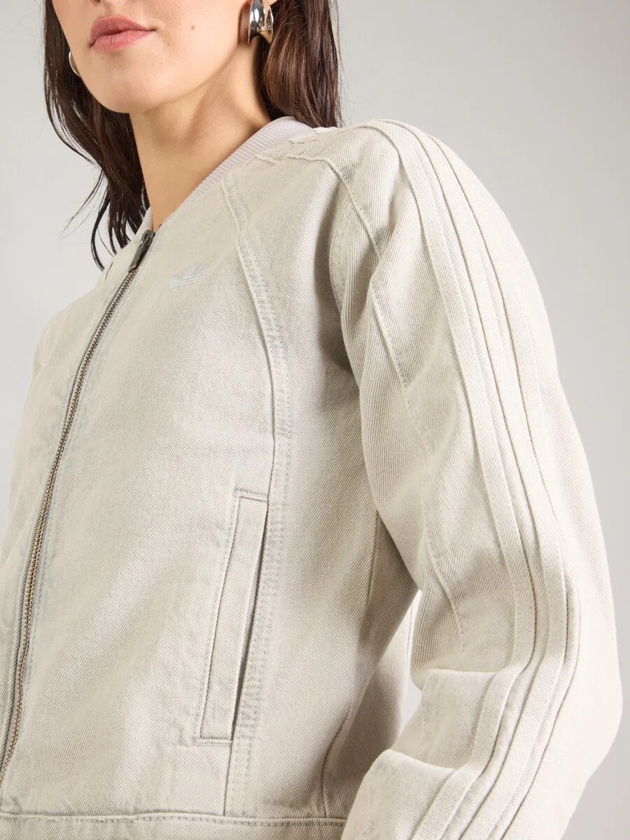 Куртка ADIDAS ORIGINALS Between-Season 'SST TT D' светло-серого цвета — фото 3