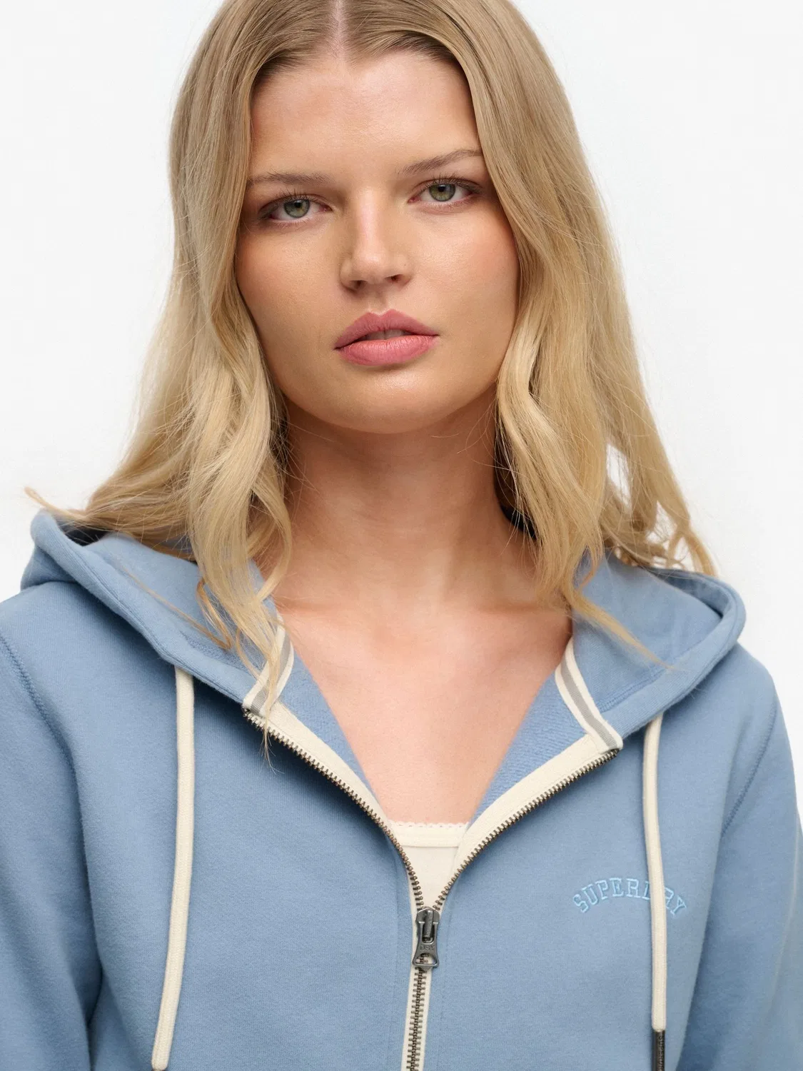 Худи с капюшоном, укороченное Superdry Essential Logo, синее — фото 2