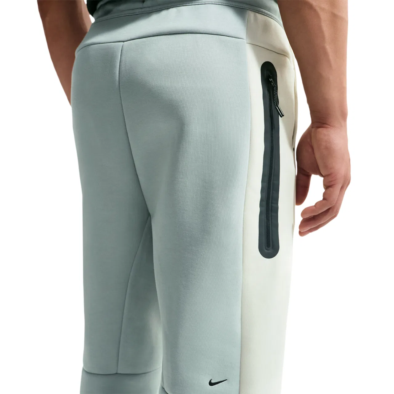Мужские брюки Tech Fleece Pro Cb Open Hem Nike, цвет Light Bone/Black/Light Pumice — фото 4