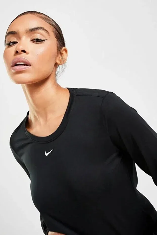 Женская футболка с длинным рукавом Dri-Fit one swoosh standard cut black long sleeve t-shirt training top Nike, Black — фото 3