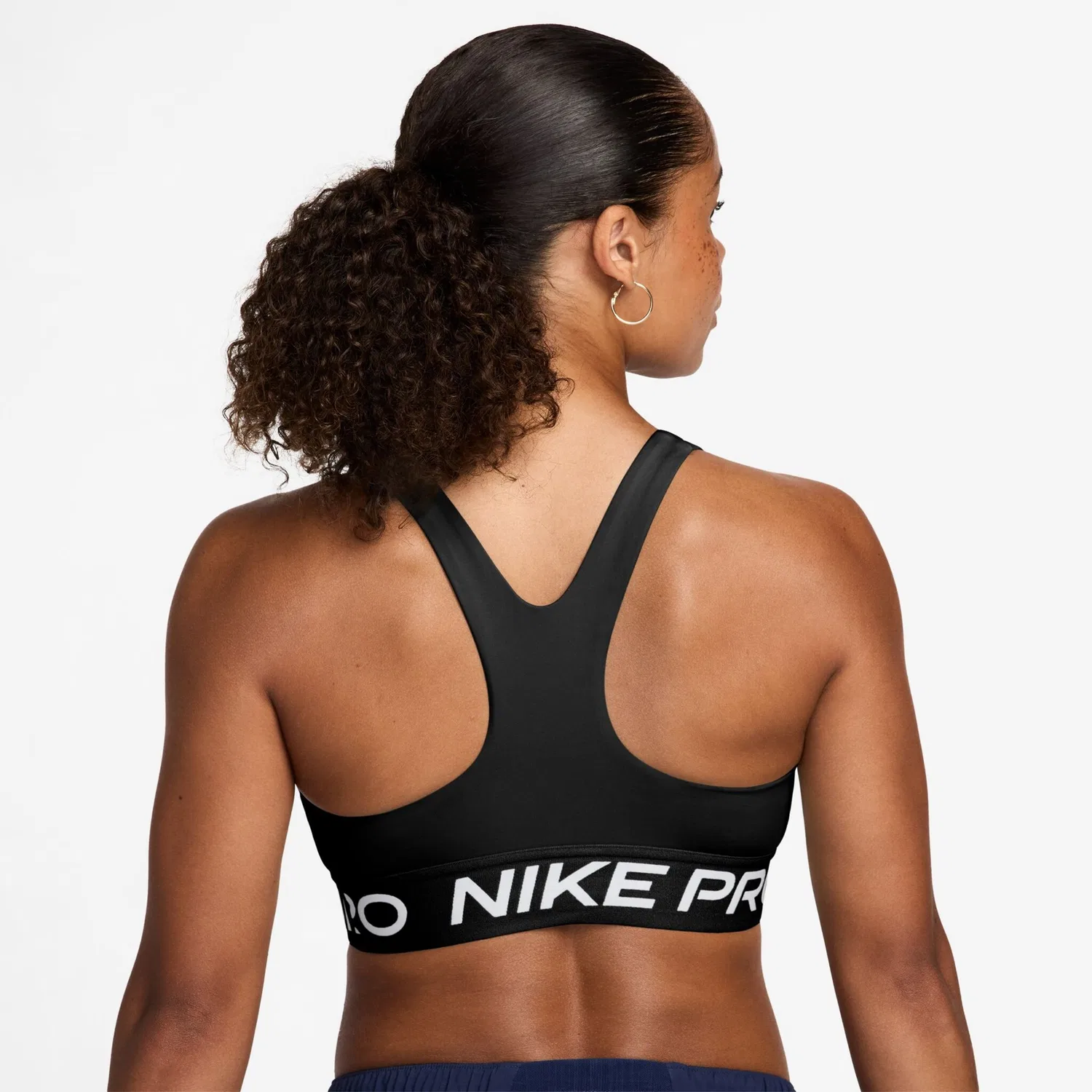 Женский спортивный бюстгальтер с быстросохнущим материалом Nike, Black/White — фото 2