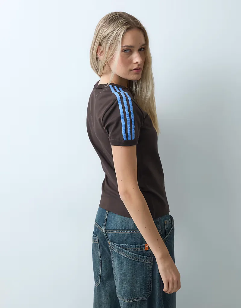 Футболка Adidas Originals с тремя полосками, приталенного кроя, коричневого и, синий — фото 2