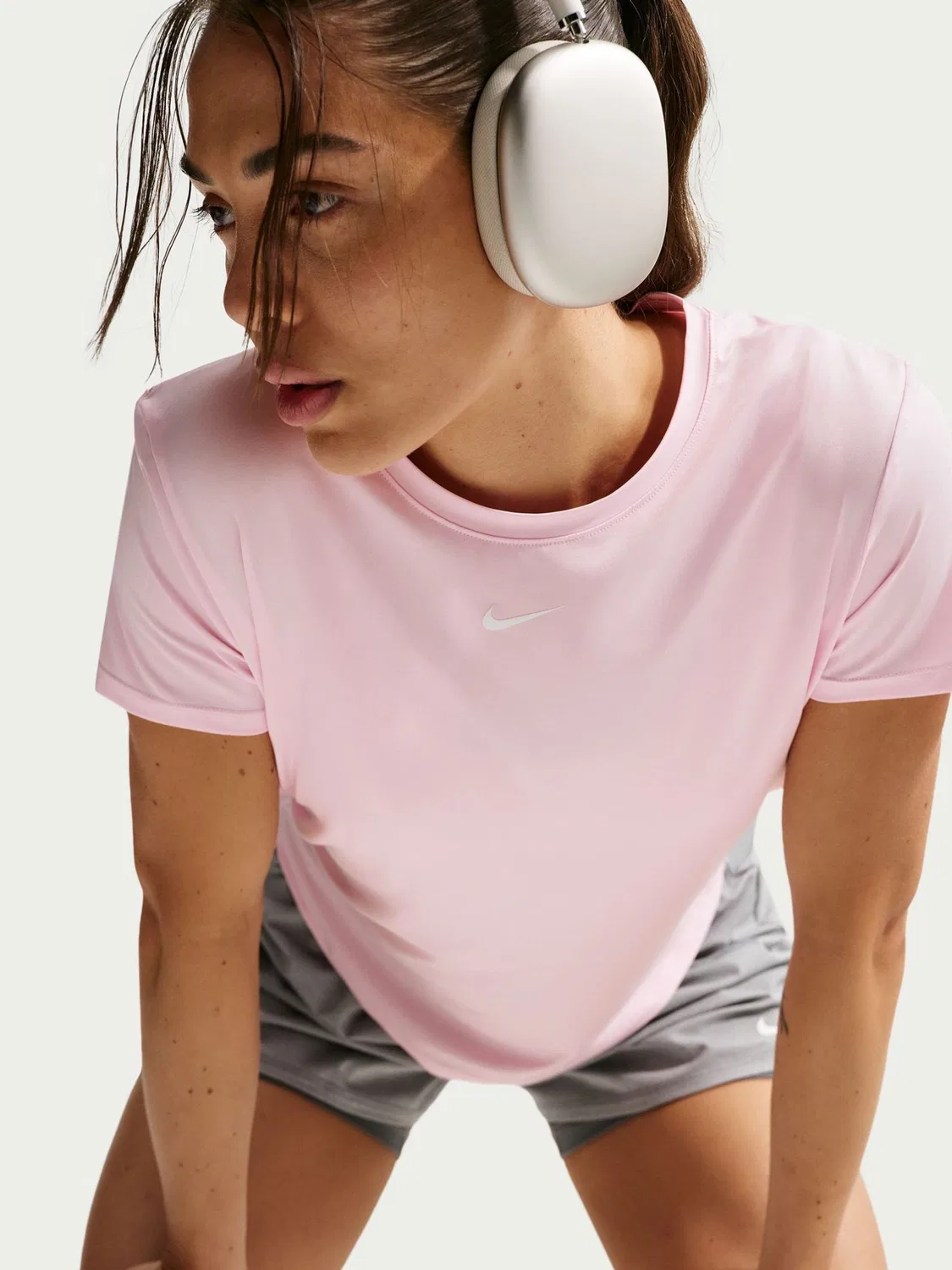 Футболка Nike One Classic Dri-FIT с коротким рукавом, Pink Foam — фото 4
