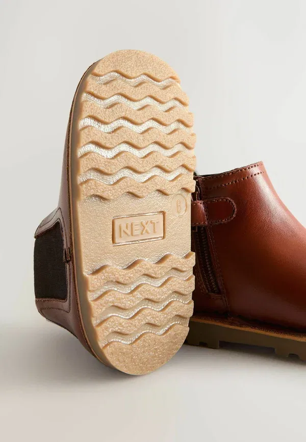 Ботинки кожаные Regular fit chelsea baby shoes Next, Tan Brown, светло-коричневый — фото 4