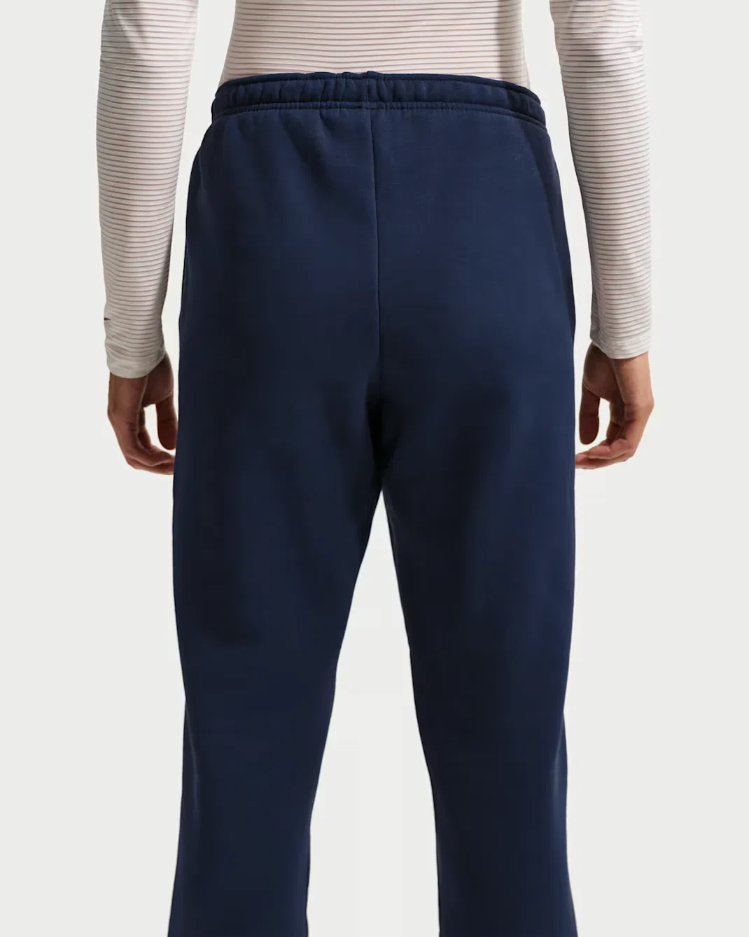 Женские спортивные брюки средней посадки Nike Studio Fleece Medium Weight, Midnight Navy/Sail — фото 3