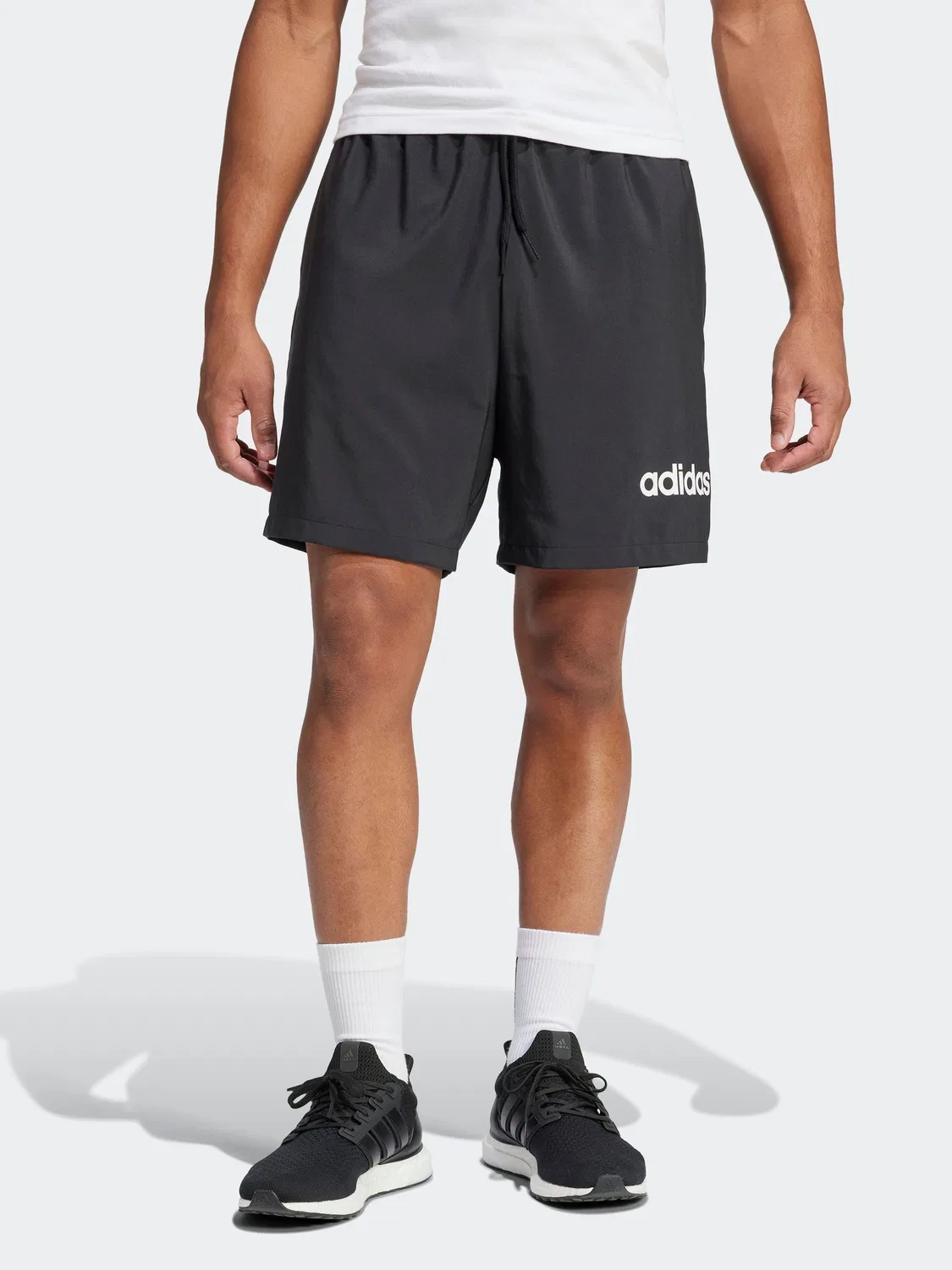 Шорты повседневные Essentials Linear Chelsea adidas, черный