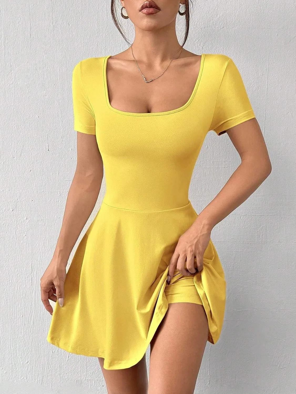 Женское мини-платье трапеция с квадратным вырезом, Yellow — фото 3