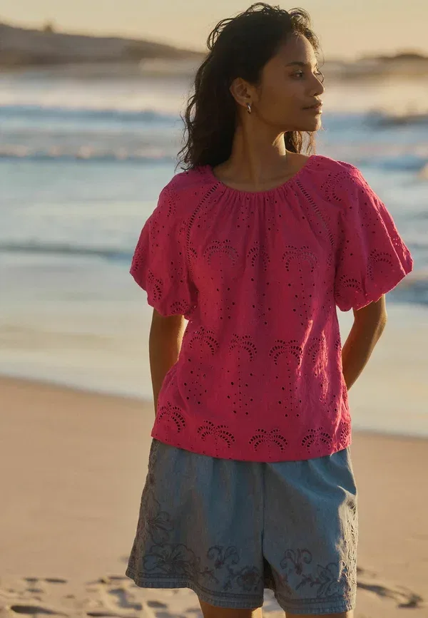 Блуза с вышивкой Regular fit - broderie short sleeve crew neck top, Next, Pink, розовый