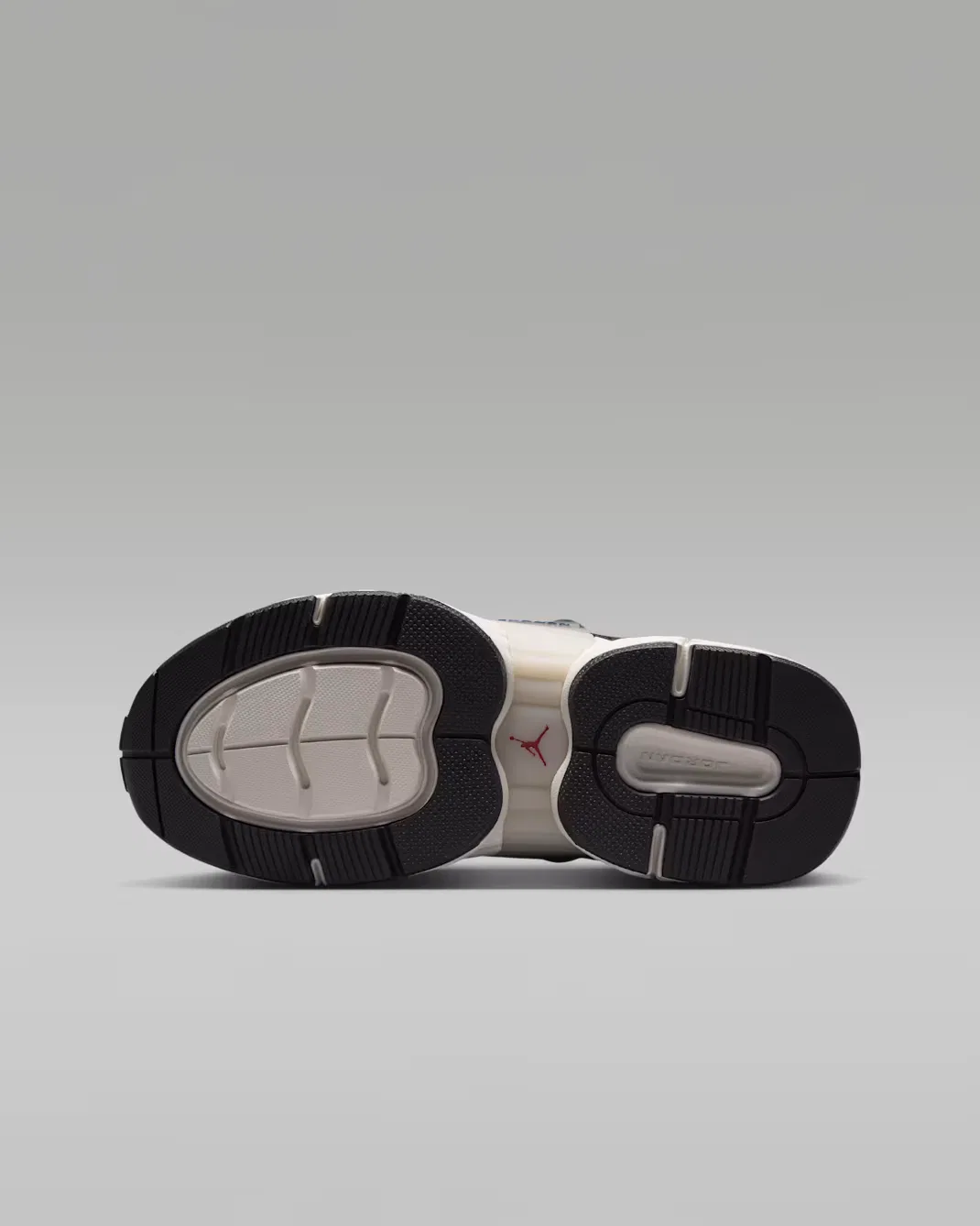 Кроссовки для детей постарше Jordan Trunner O/S, Off Noir/Phantom/Old Royal/University Red — фото 2