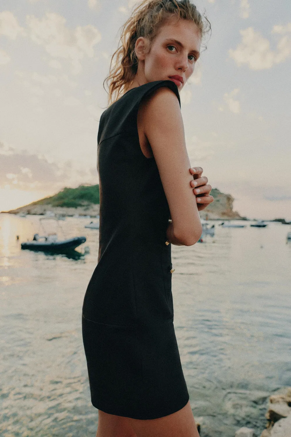 КОРОТКОЕ ПЛАТЬЕ С ЗАСТЕЖКОЙ-ЛЯГУШКОЙ ZARA, Black — фото 3