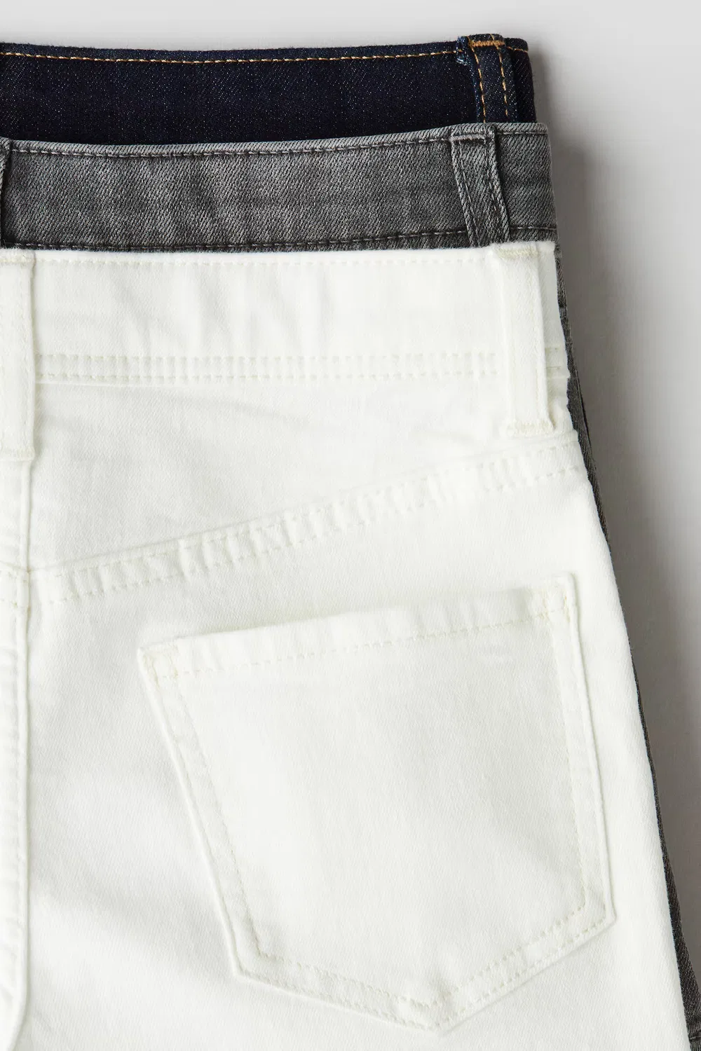 Комплект из 3 джинсовых шорт H&M, Dunkles Denimblau/Weiß — фото 2