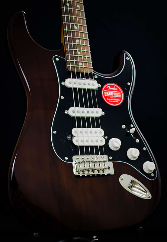 

Squier Classic Vibe '70s Stratocaster HSS в ореховом цвете Classic Vibe '70s Stratocaster HSS in Walnut