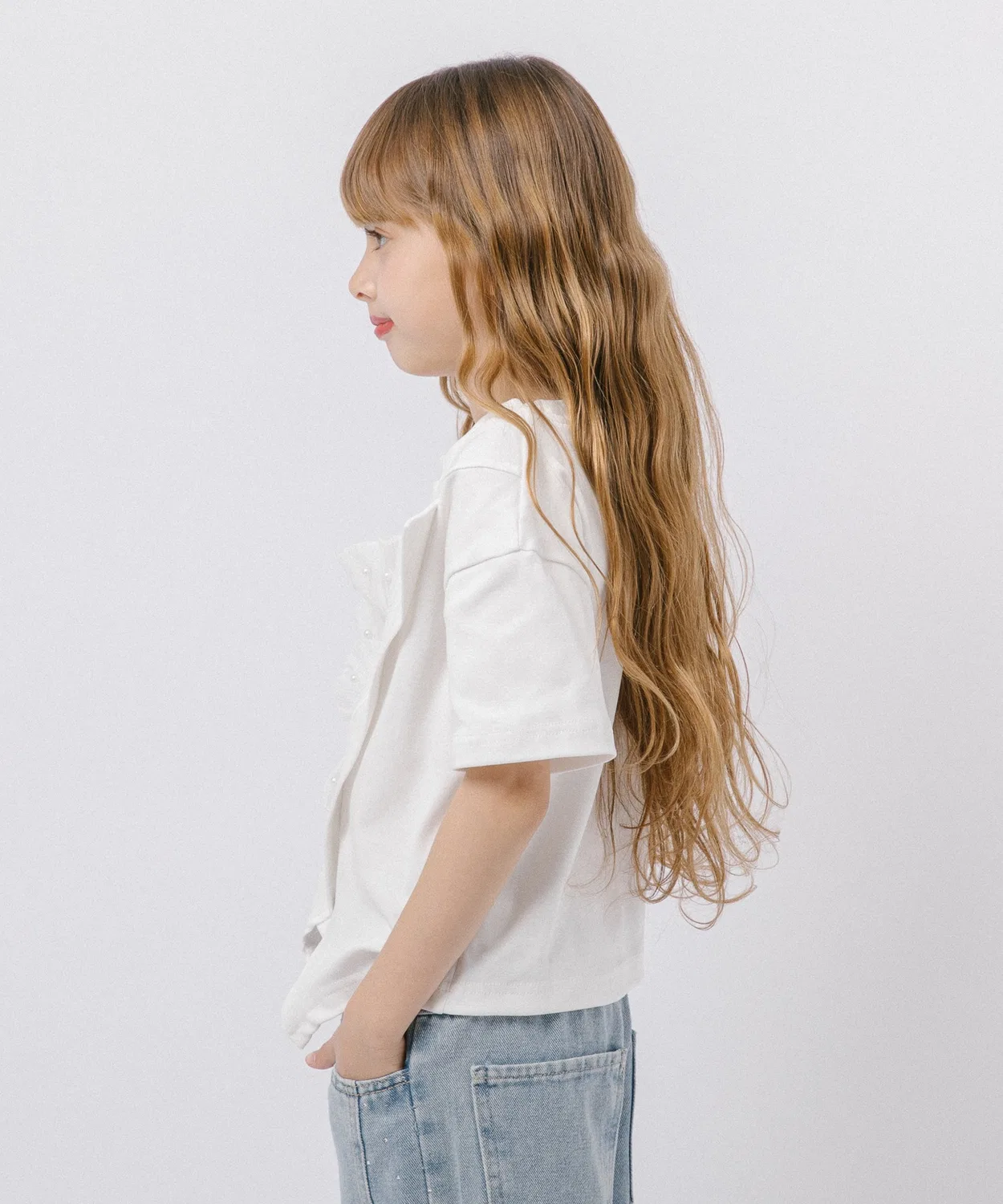 Детская футболка с асимметричной тюлевой отделкой, модель Asymmetric Front Slit Cropped URBAN CHERRY, Белый — фото 3