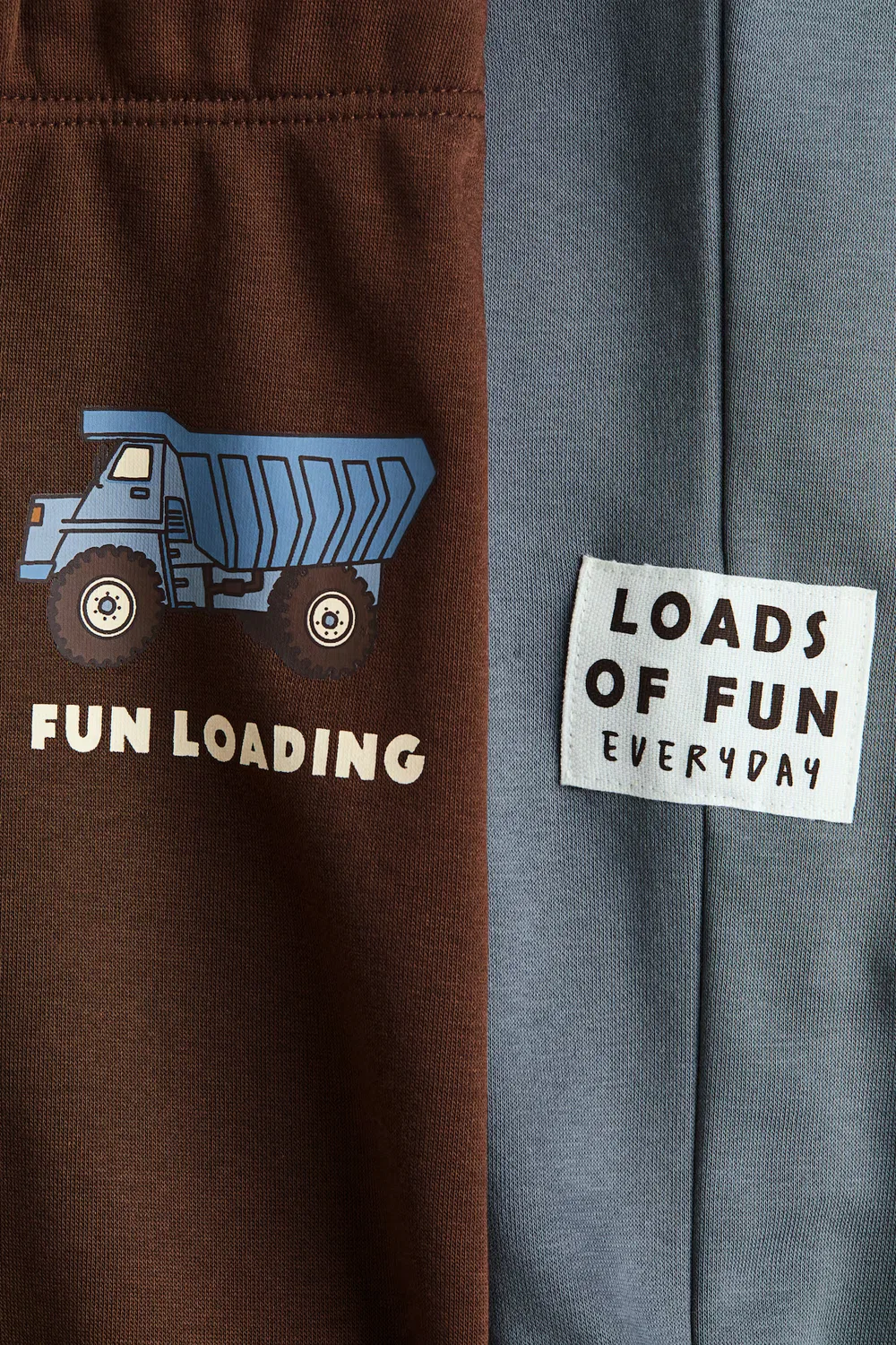 Комплект из двух спортивных штанов с декоративным рисунком H&M, Dunkelbraun/Fun Loading — фото 2