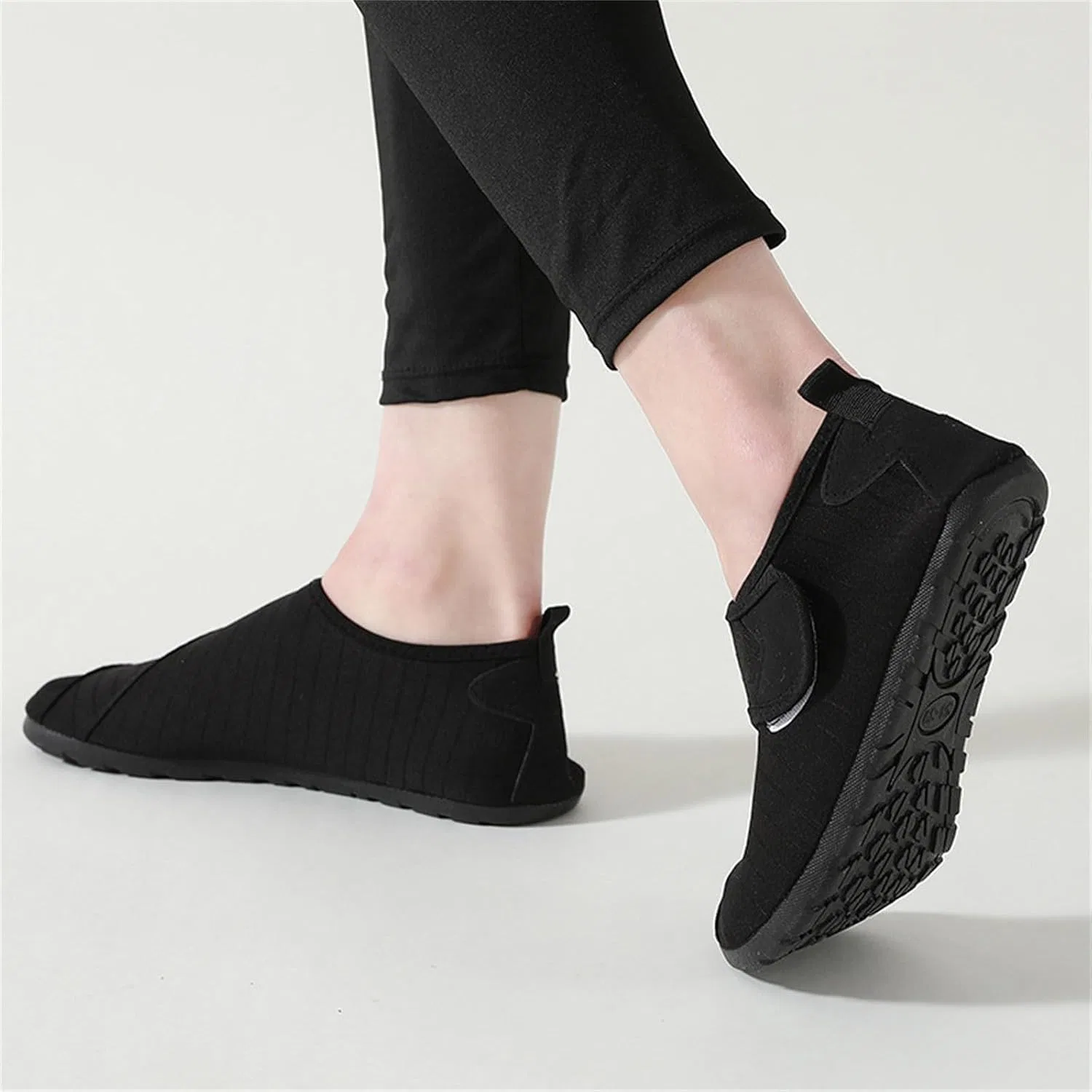 Детские кроссовки для девочек и мальчиков из сетки с мягкой подошвой, Black — фото 2