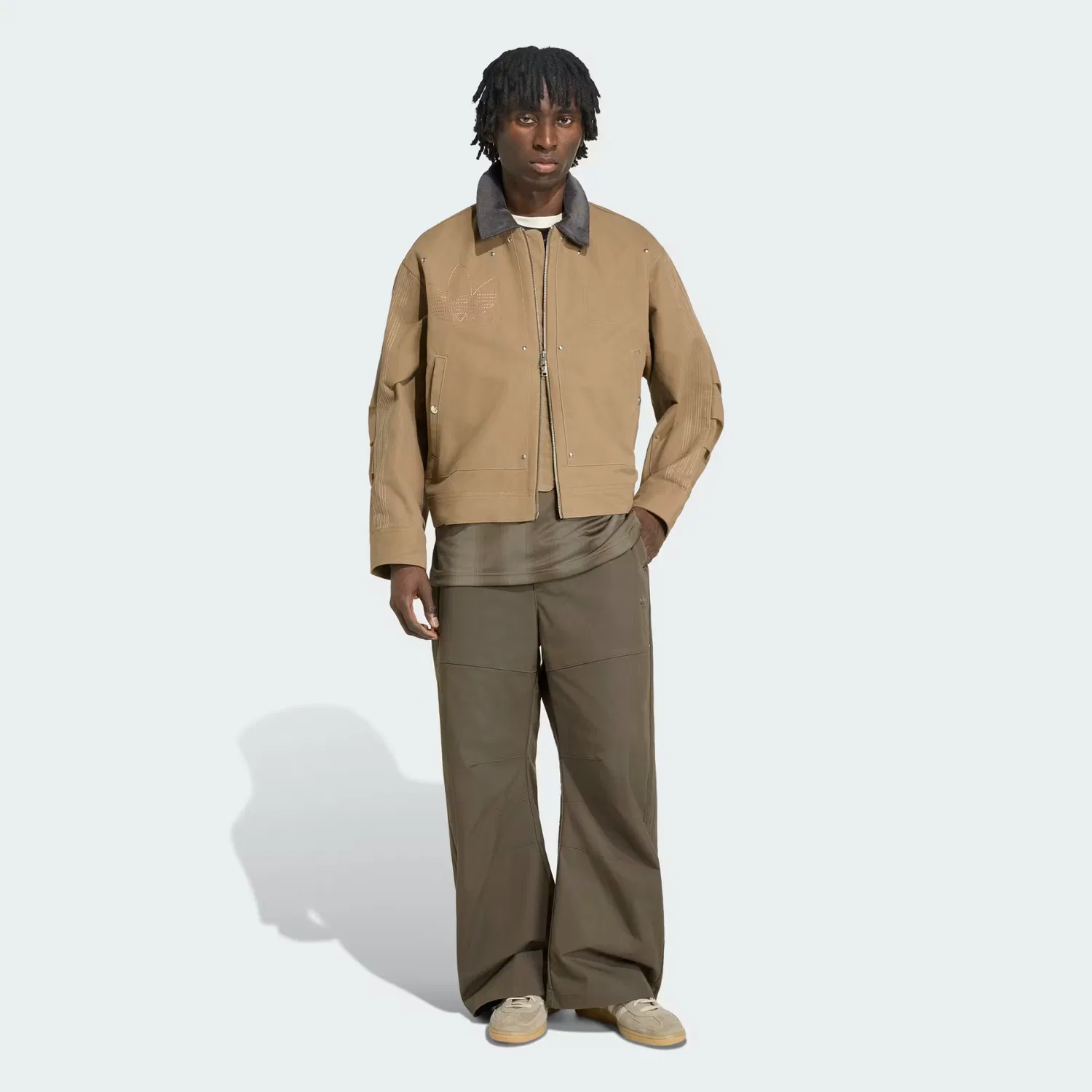 Мужские брюки свободного кроя Premium Essentials Wide Pants Adidas Originals, темно-оливковый — фото 3