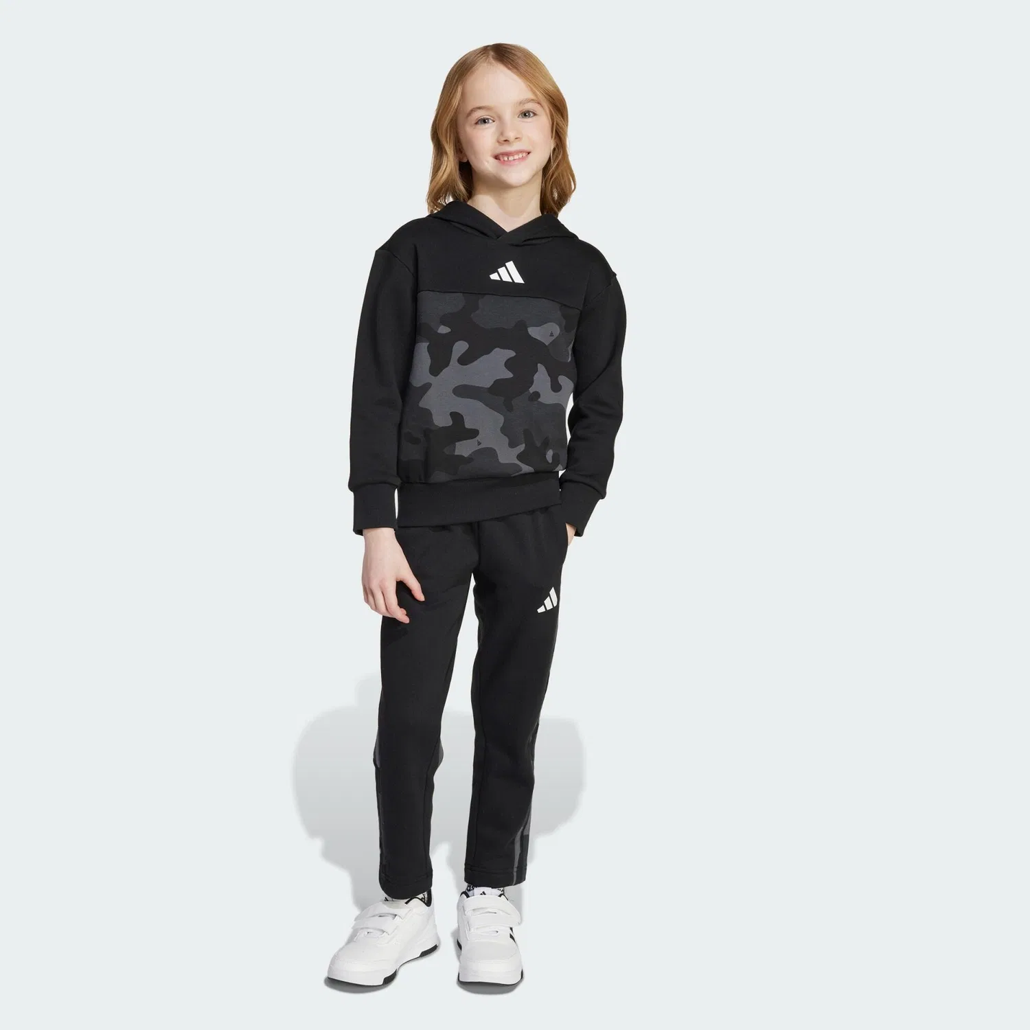 Детский спортивный костюм с камуфляжным принтом Seasonal Essentials Camo Fleece, Adidas, Цвет Черный / Белый — фото 3