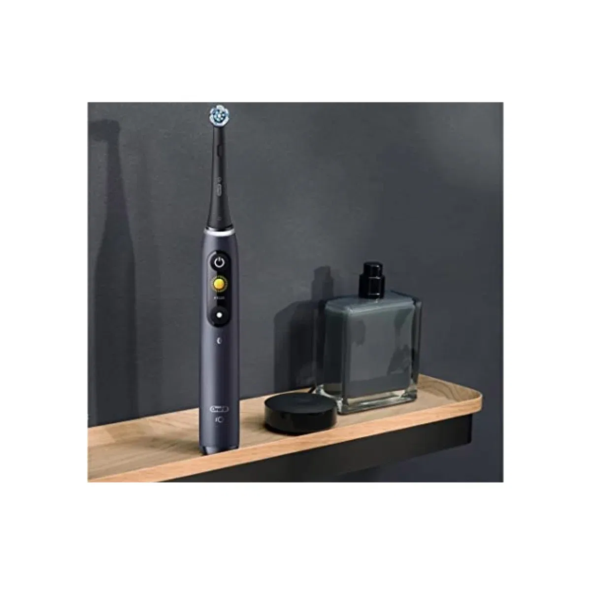 Электрическая зубная щетка iO Series 8N Black Onyx Oral-B черный — фото 2