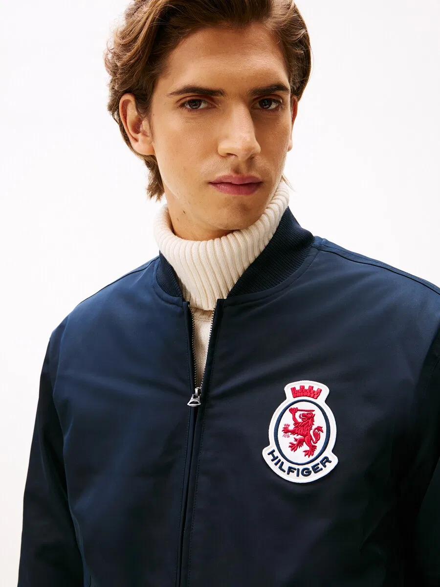 Куртка TOMMY HILFIGER Inter-Season Jacket 'Crest' в темно-синем цвете — фото 2