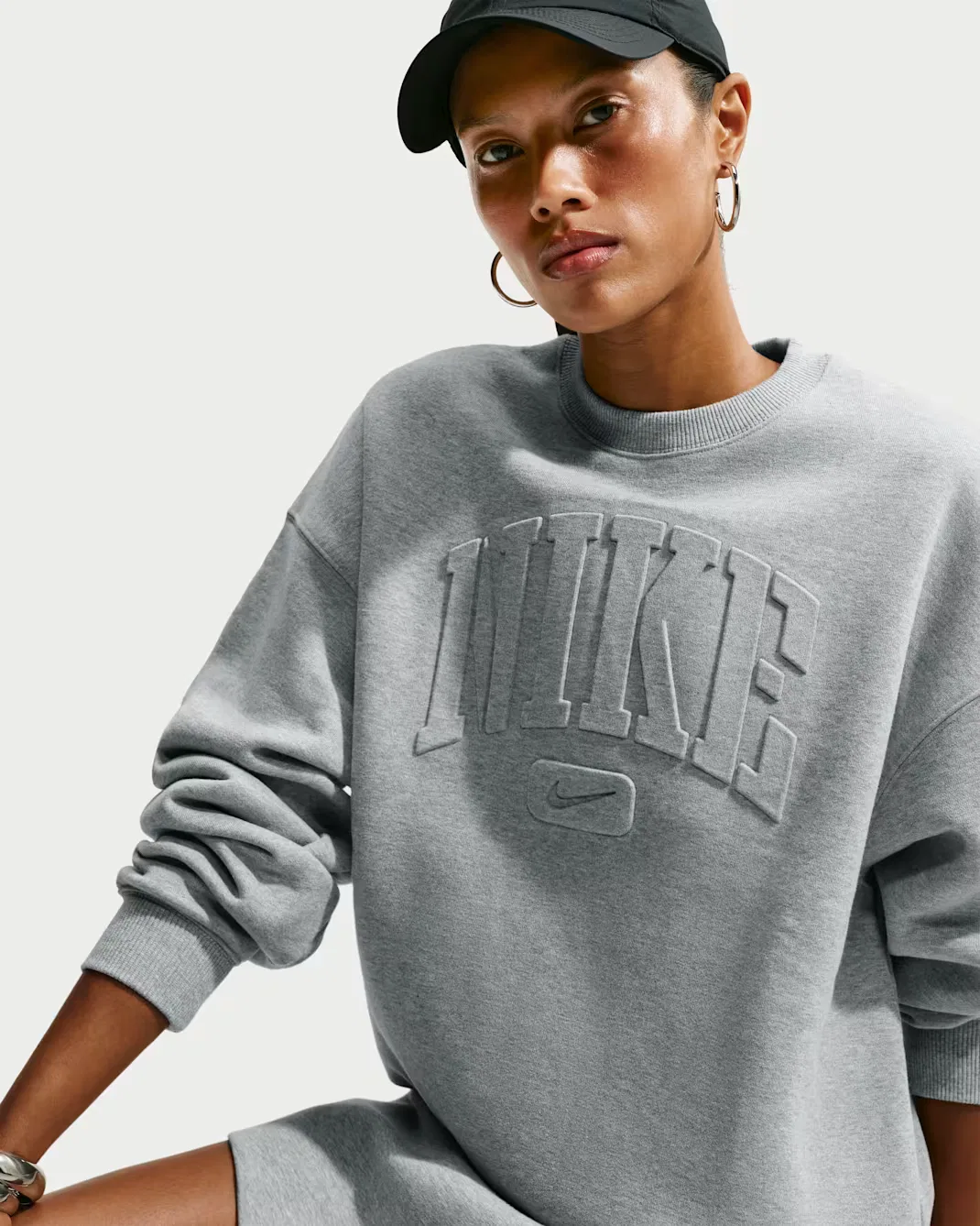 Женская футболка оверсайз с рельефным рисунком Nike Studio Fleece Medium Weight "Graphic Pack", Dark Grey Heather/Dark Grey Heather