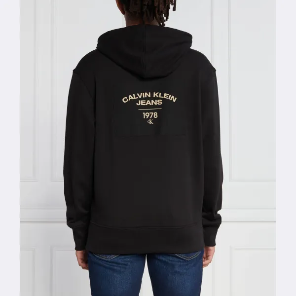Толстовка стандартного кроя из плотной ткани с изогнутым рисунком Calvin Klein, черный — фото 2